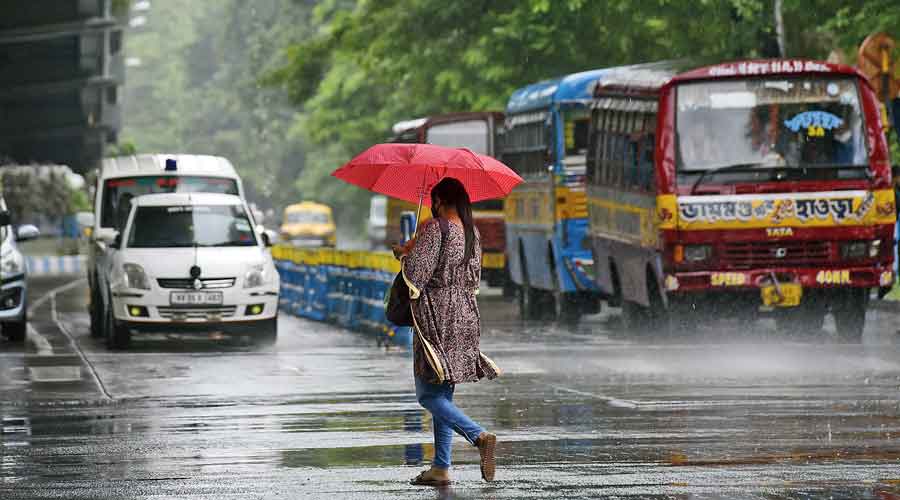 নিম্নচাপের ফলে ভারী বৃষ্টি সম্ভাবনা