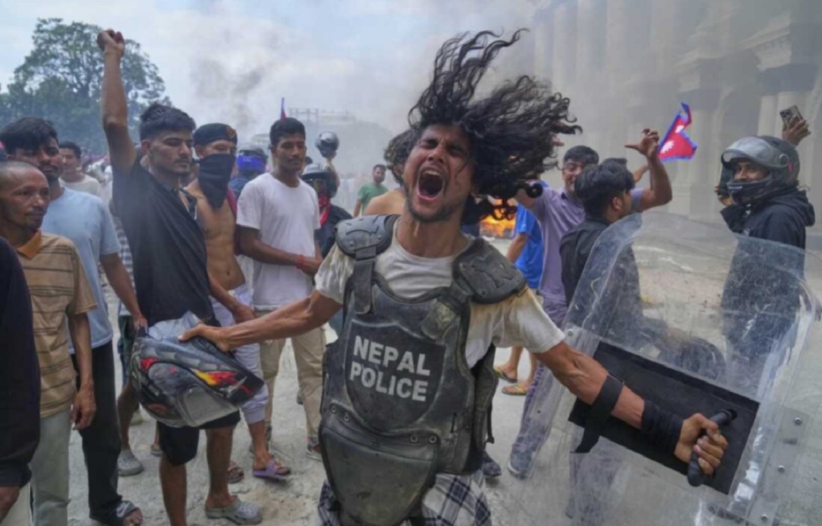 যুবাদের র*ক্তে গড়া অন্তর্বর্তী সরকার: নেপালের রাজনীতিতে নতুন প্রশ্নচিহ্ন